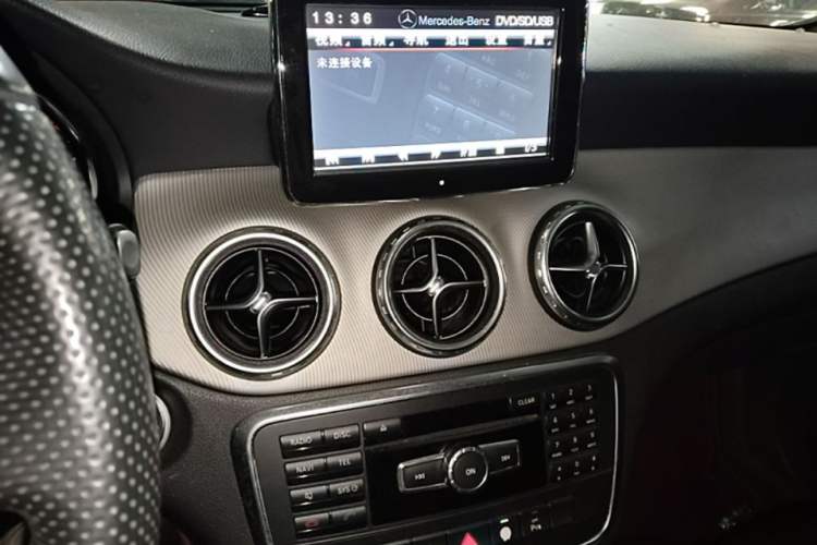Used Mercedes-Benz GLA 2015 GLA 200 Sport Edition Audio And AC Panel
