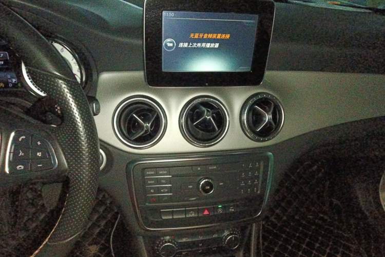 Used Mercedes-Benz GLA 2015 GLA 200 Audio And AC Panel
