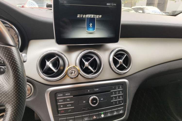 Used Mercedes-Benz GLA 2015 GLA 220 4MATIC Luxury Model Audio And AC Panel