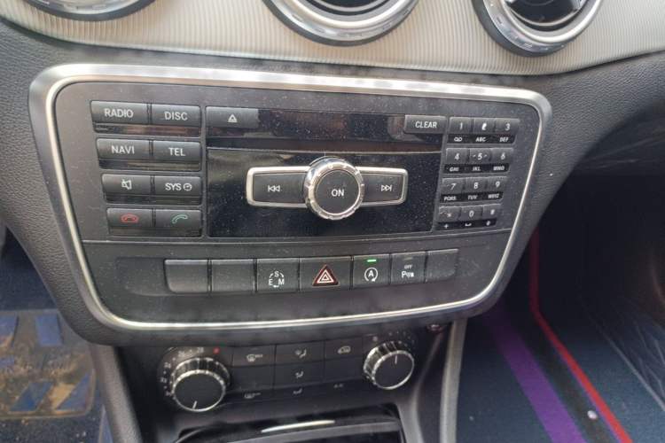 Used Mercedes-Benz GLA 2015 GLA 200 Fashion Model Audio And AC Panel