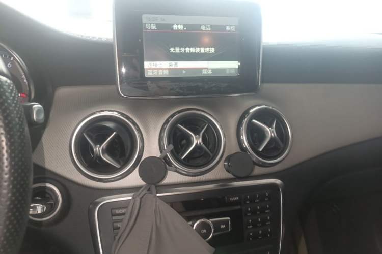 Used Mercedes-Benz GLA 2015 GLA 220 4MATIC Fashion Model Audio And AC Panel