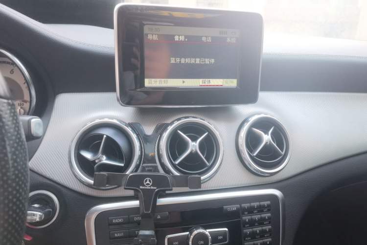 Used Mercedes-Benz GLA 2015 GLA 220 4MATIC Fashion Model Audio And AC Panel
