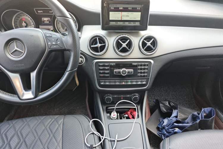 Used Mercedes-Benz GLA 2015 GLA 220 4MATIC Fashion Model Audio And AC Panel