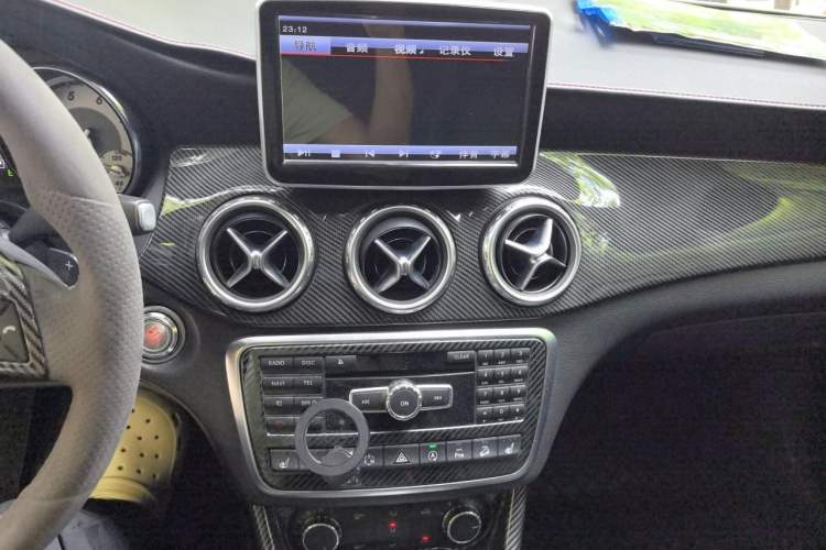 Used Mercedes-Benz GLA 2015 GLA 220 4MATIC Fashion Model Audio And AC Panel