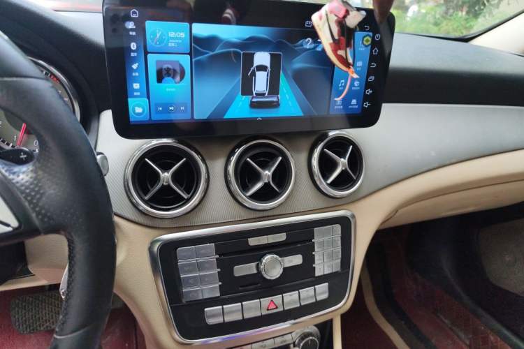 Used Mercedes-Benz GLA 2015 GLA 200 Sport Edition Audio And AC Panel