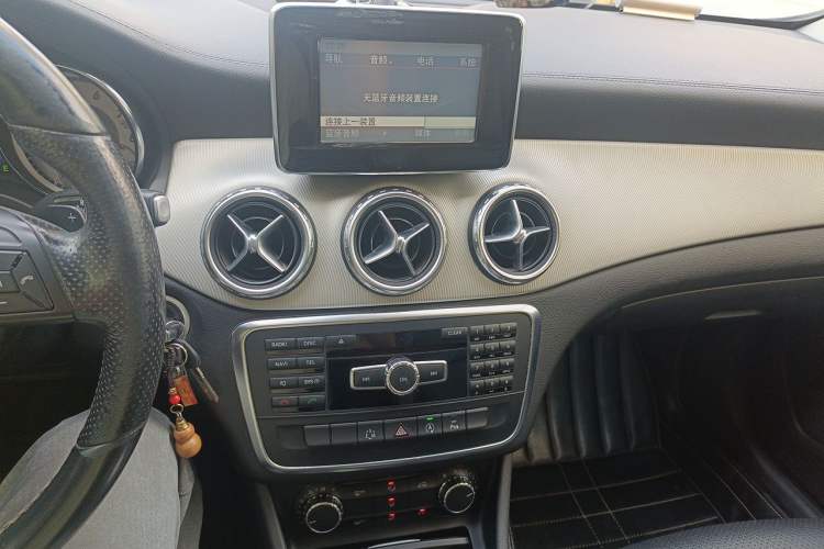 Used Mercedes-Benz GLA 2015 GLA 200 Fashion Model Audio And AC Panel