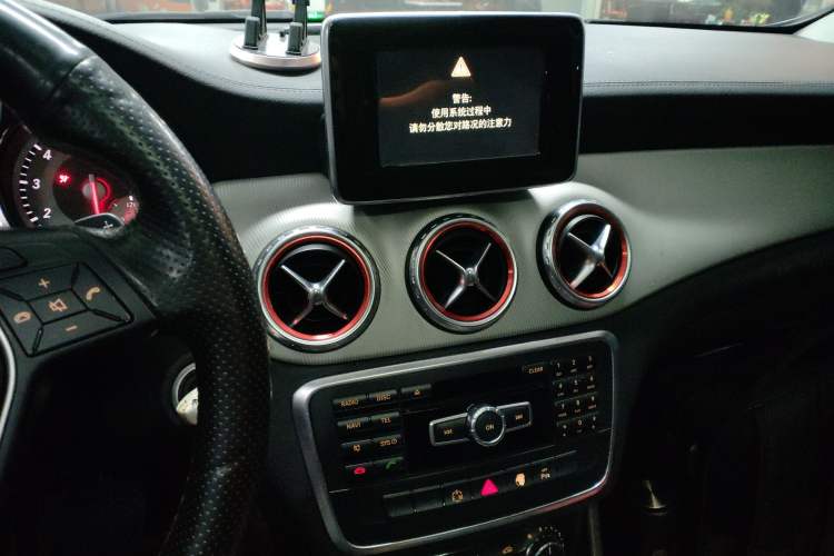 Used Mercedes-Benz GLA 2015 GLA 200 Fashion Model Audio And AC Panel