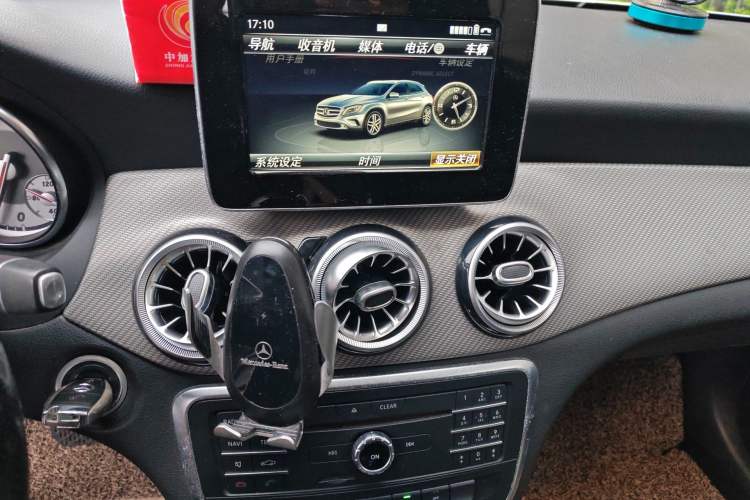 Used Mercedes-Benz GLA 2015 GLA 200 Sport Edition Audio And AC Panel