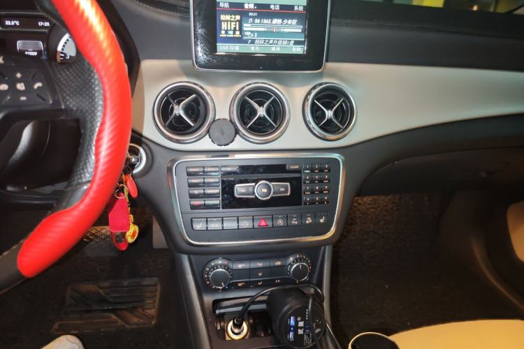 Used Mercedes-Benz GLA 2015 GLA 220 4MATIC Fashion Model Audio And AC Panel