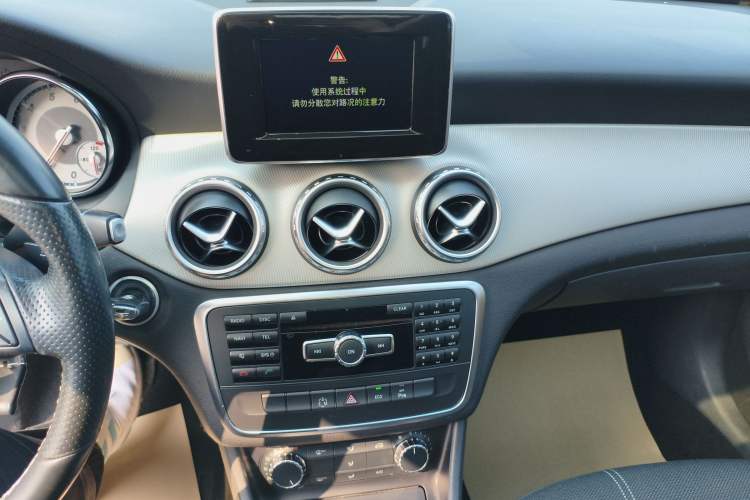 Used Mercedes-Benz GLA 2015 GLA 200 Audio And AC Panel