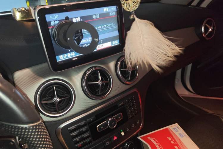 Used Mercedes-Benz GLA 2015 GLA 220 4MATIC Luxury Model Audio And AC Panel