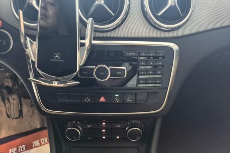 Used Mercedes-Benz GLA 2015 GLA 200 Fashion Model Audio And AC Panel