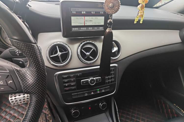 Used Mercedes-Benz GLA 2015 GLA 200 Fashion Model Audio And AC Panel
