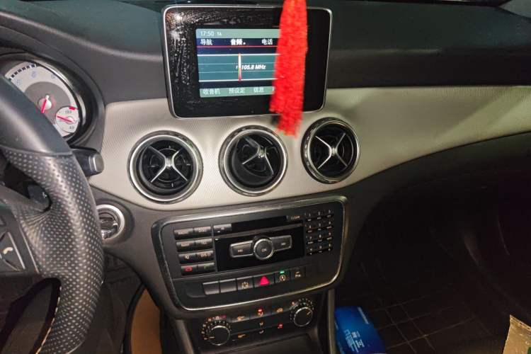 Used Mercedes-Benz GLA 2015 GLA 200 Sport Edition Audio And AC Panel