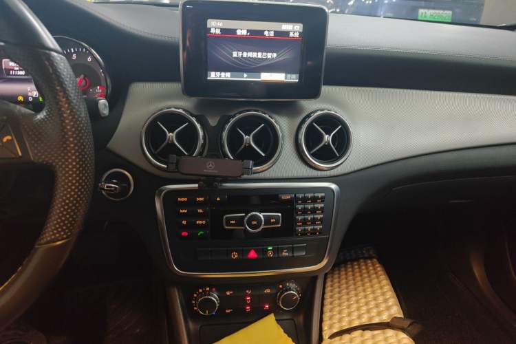 Used Mercedes-Benz GLA 2015 GLA 200 Fashion Model Audio And AC Panel