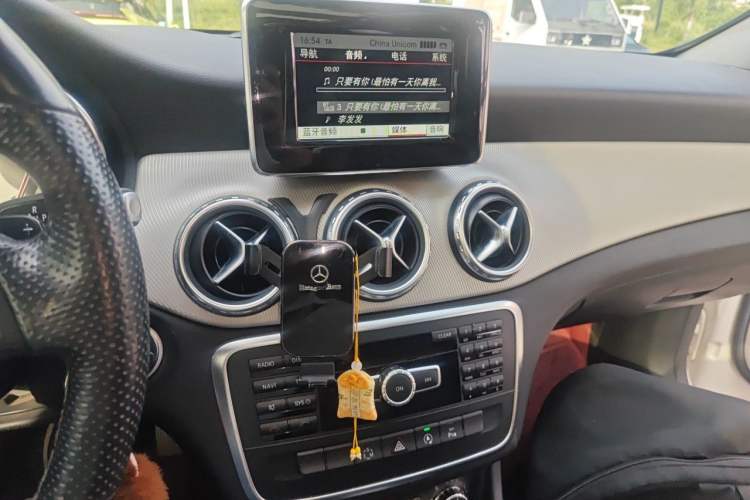Used Mercedes-Benz GLA 2015 GLA 200 Sport Edition Audio And AC Panel