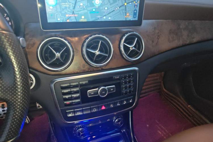 Used Mercedes-Benz GLA 2015 GLA 260 4MATIC Audio And AC Panel