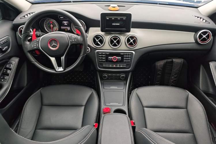 Used Mercedes-Benz GLA 2015 GLA 200 Fashion Model Center Console