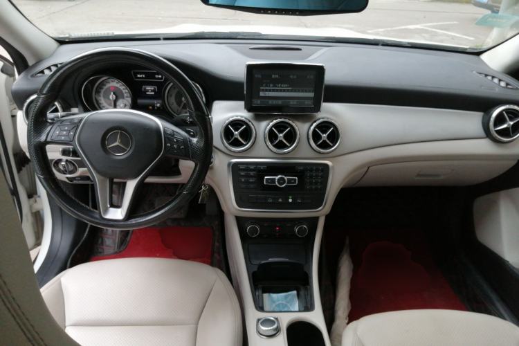 Used Mercedes-Benz GLA 2015 GLA 200 Fashion Model Center Console