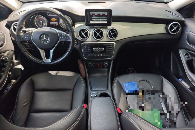 Used Mercedes-Benz GLA 2015 GLA 200 Sport Edition Center Console