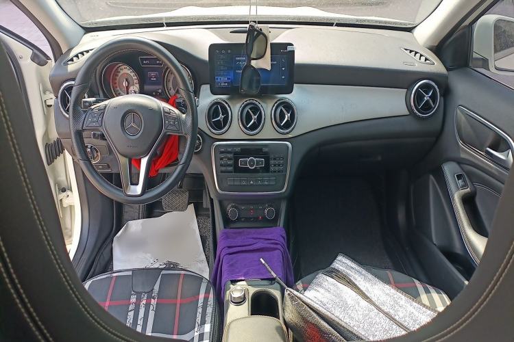 Used Mercedes-Benz GLA 2015 GLA 200 Center Console