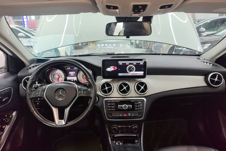Used Mercedes-Benz GLA 2015 GLA 200 Fashion Model Center Console