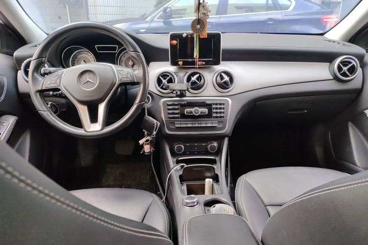 Used Mercedes-Benz GLA 2015 GLA 200 Fashion Model Center Console