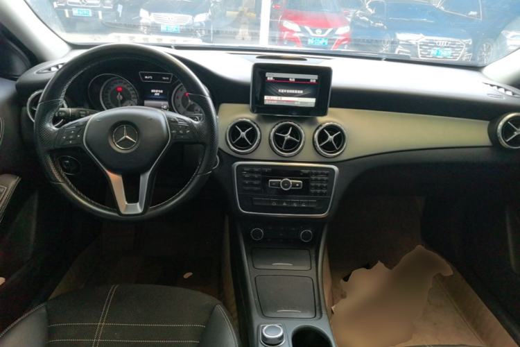 Used Mercedes-Benz GLA 2015 GLA 200 Center Console