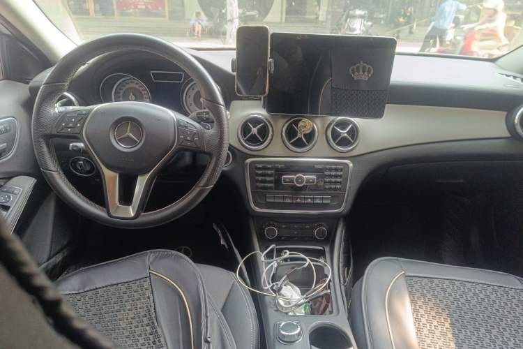 Used Mercedes-Benz GLA 2015 GLA 200 Fashion Model Center Console