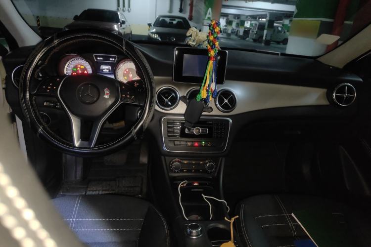 Used Mercedes-Benz GLA 2015 GLA 200 Center Console