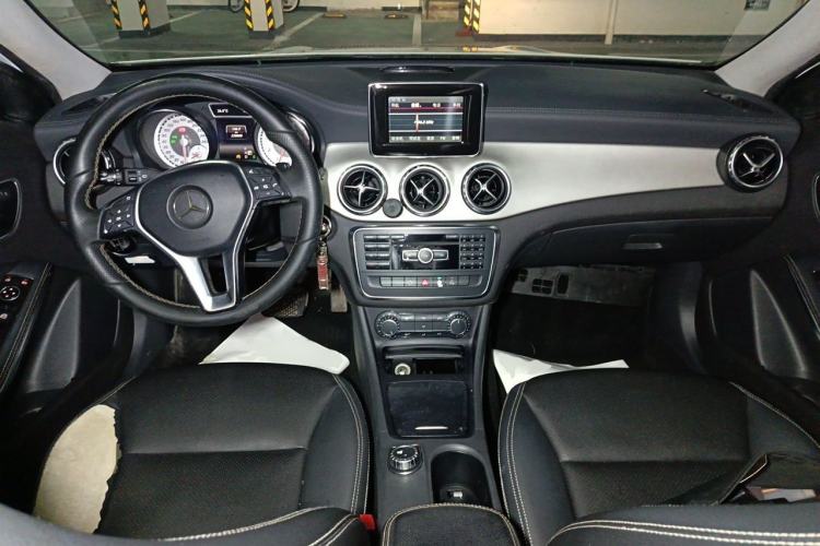 Used Mercedes-Benz GLA 2015 GLA 200 Fashion Model Center Console
