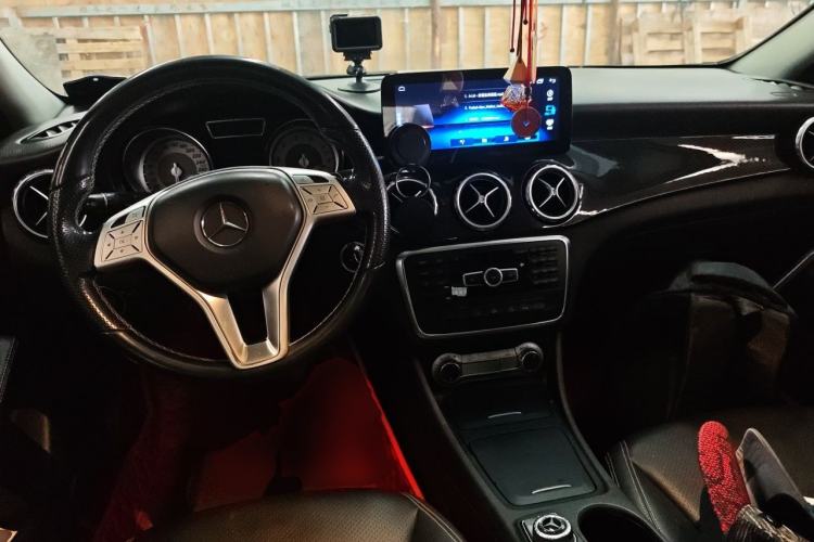 Used Mercedes-Benz GLA 2015 GLA 200 Fashion Model Center Console
