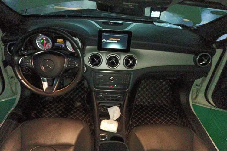 Used Mercedes-Benz GLA 2015 GLA 200 Center Console
