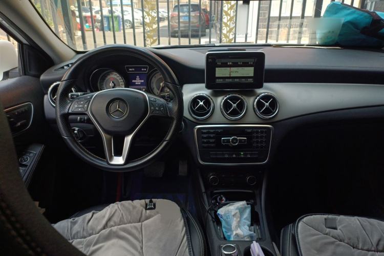 Used Mercedes-Benz GLA 2015 GLA 200 Fashion Model Center Console