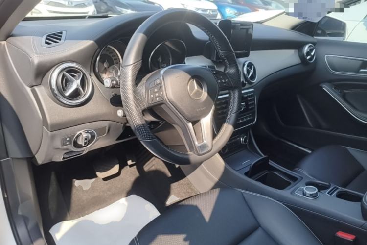 Used Mercedes-Benz GLA 2015 GLA 200 Fashion Model Center Console