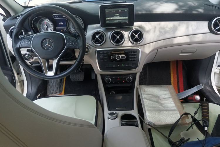 Used Mercedes-Benz GLA 2015 GLA 200 Fashion Model Center Console