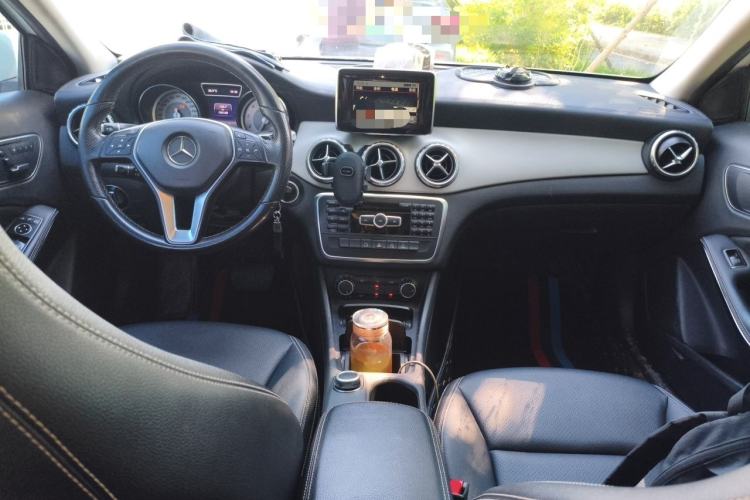 Used Mercedes-Benz GLA 2015 GLA 200 Fashion Model Center Console
