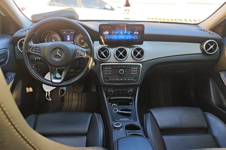 Used Mercedes-Benz GLA 2015 GLA 200 Fashion Model Center Console