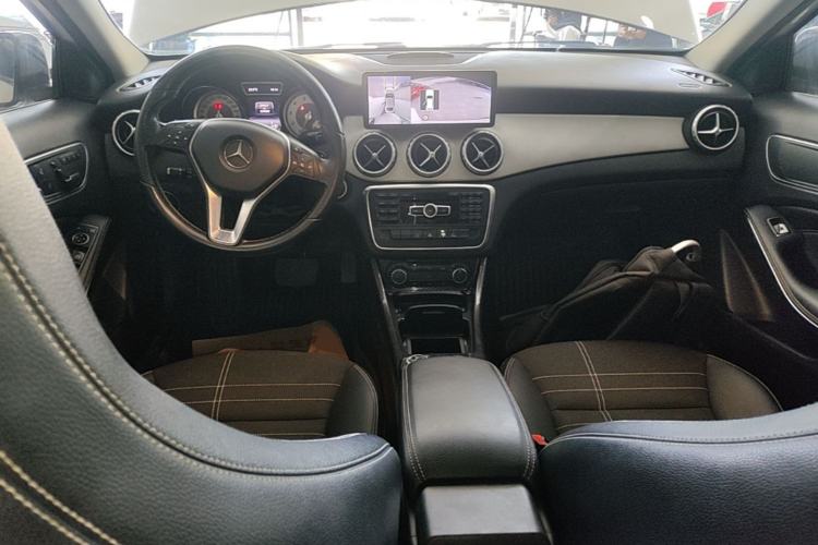 Used Mercedes-Benz GLA 2015 GLA 200 Center Console