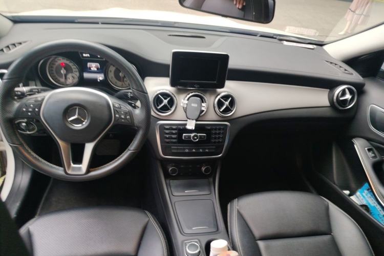 Used Mercedes-Benz GLA 2015 GLA 200 Fashion Model Center Console