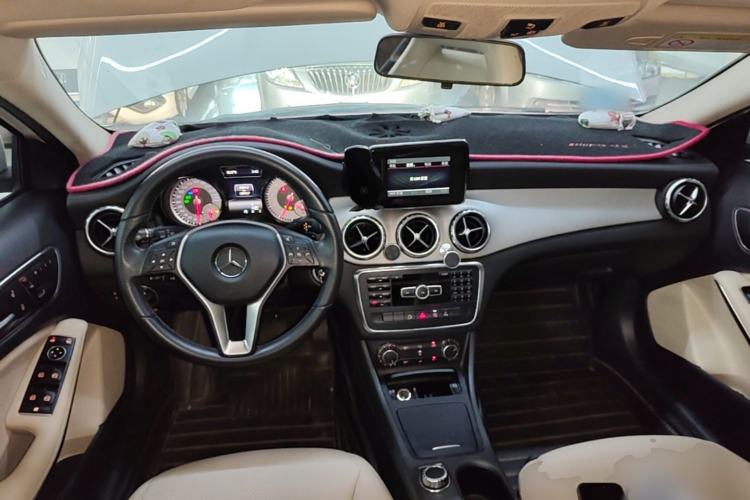 Used Mercedes-Benz GLA 2015 GLA 200 Fashion Model Center Console