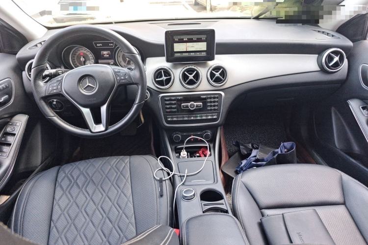Used Mercedes-Benz GLA 2015 GLA 220 4MATIC Fashion Model Center Console