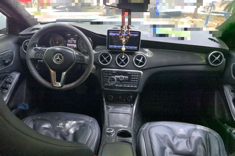 Used Mercedes-Benz GLA 2015 GLA 220 4MATIC Fashion Model Center Console