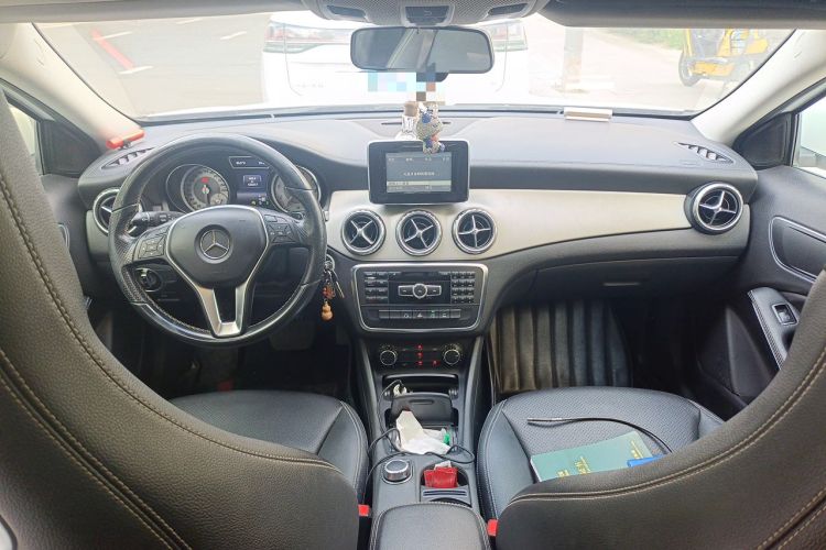 Used Mercedes-Benz GLA 2015 GLA 200 Fashion Model Center Console