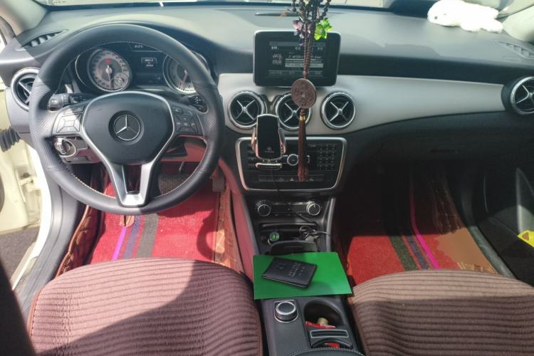Used Mercedes-Benz GLA 2015 GLA 200 Center Console