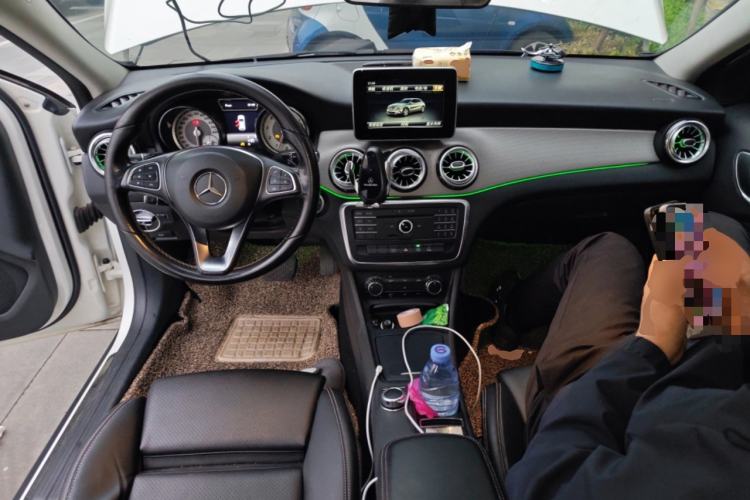 Used Mercedes-Benz GLA 2015 GLA 200 Sport Edition Center Console