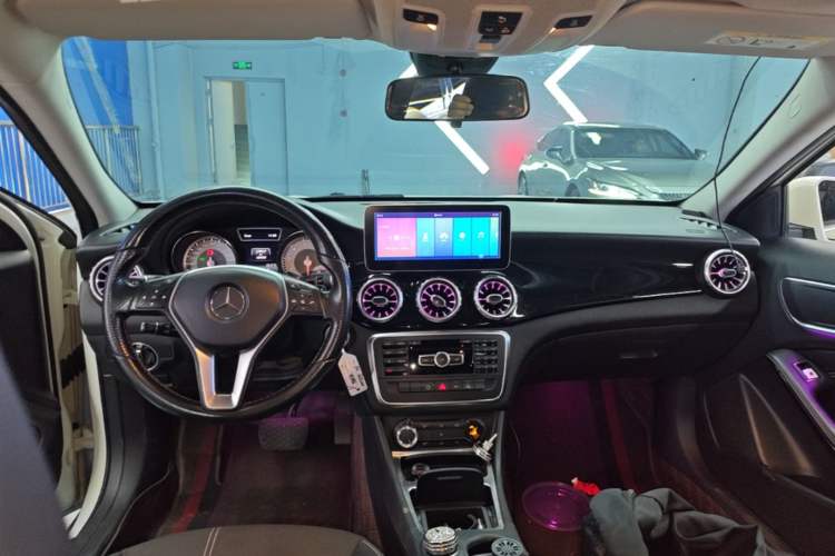 Used Mercedes-Benz GLA 2015 GLA 200 Center Console