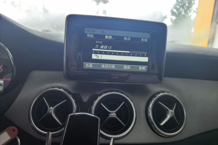 Used Mercedes-Benz GLA 2015 GLA 200 Fashion Model Center Console
