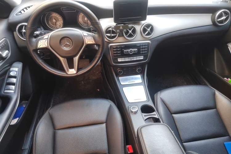 Used Mercedes-Benz GLA 2015 GLA 200 Fashion Model Center Console