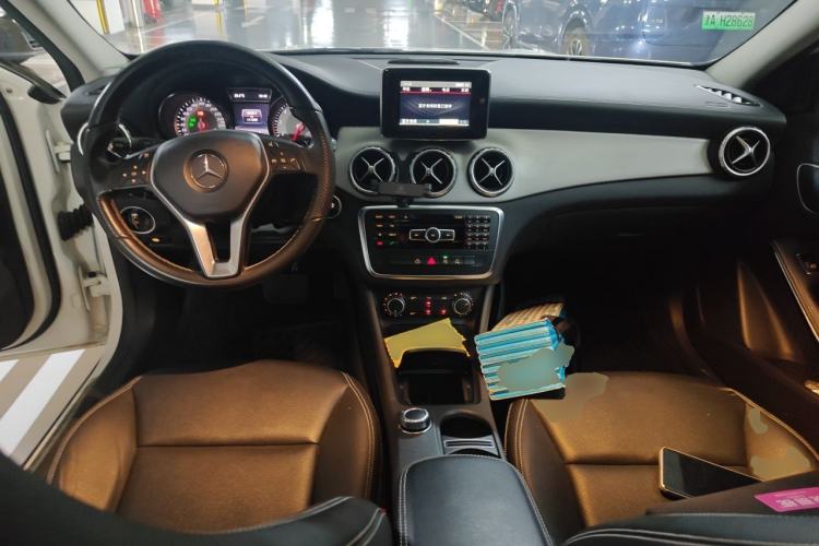 Used Mercedes-Benz GLA 2015 GLA 200 Fashion Model Center Console